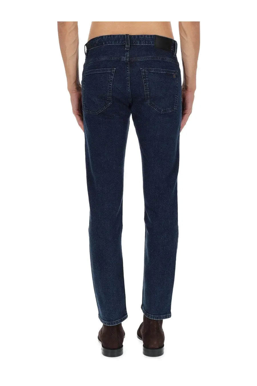 Boss men’s delaware jeans blue dark blue denim with straight-leg cut and black belt loops front view