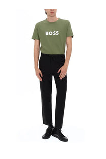 Olive green boss t-shirt with white logo paired with black boss men’s pantalone chino con coulisse pants