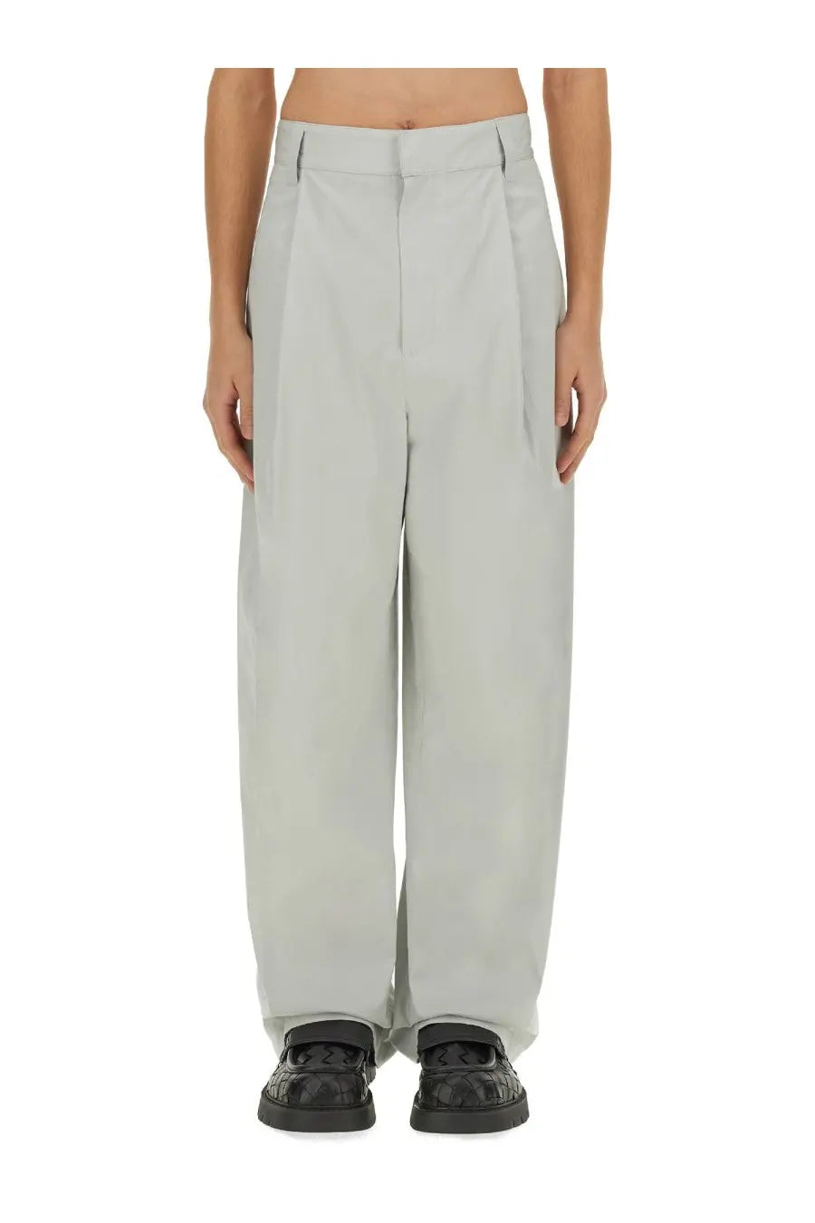 Light gray high waisted pleated silk and cotton trousers with a sleek modern cut by Bottega Veneta men’s pants