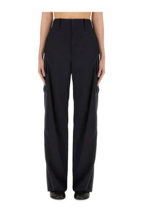Bottega Veneta women’s black high-waisted cargo pants with wide legs and side pockets in cotton blend fabric