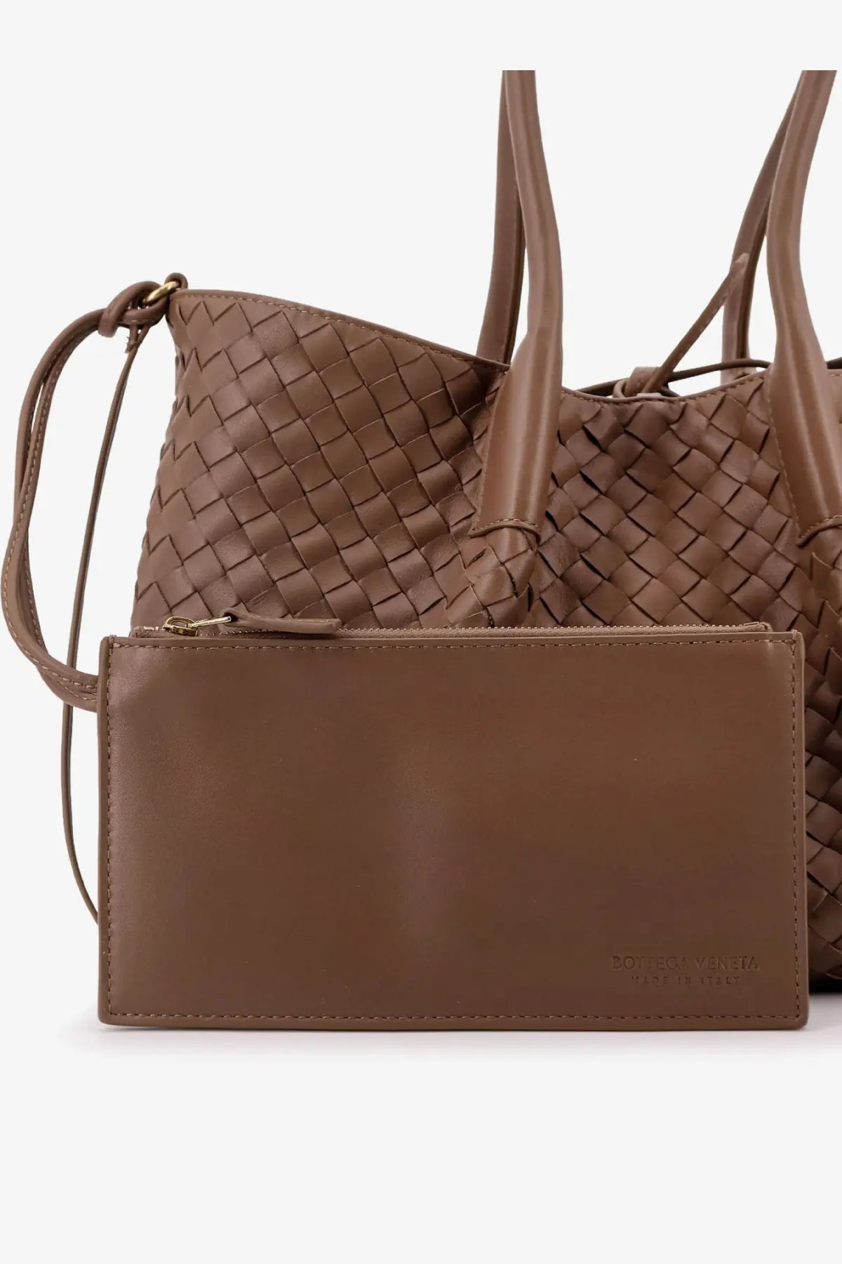 Bottega Veneta women’s pinacoteca leather clutch in pinecone brown with subtle woven texture and gold-tone zipper