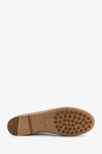 Bottega Veneta women’s rosa flat leather ballerinas in beige with a tan espadrille woven upper and rubber sole