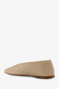 Bottega Veneta women’s rosa flat leather ballerinas beige with beige woven leather and subtle zigzag pattern and brown sole