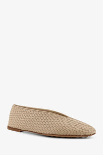 Bottega Veneta women’s rosa flat leather ballerinas in beige woven leather with subtle zigzag pattern and low-profile sole