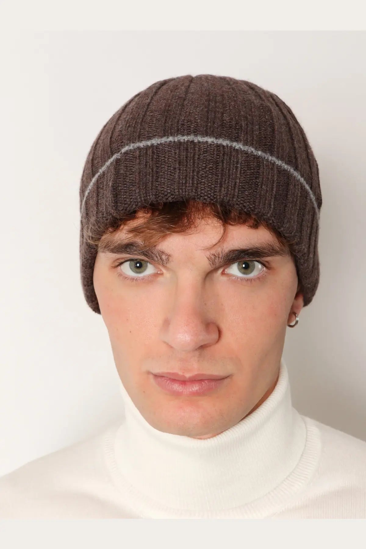 Brunello cucinelli men’s cashmere beanie in brown ribbed knit with subtle gray horizontal stripe near brim