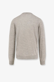 Brunello Cucinelli men’s soft heathered gray long-sleeved cashmere and silk sweater with crew neck and ribbed cuffs