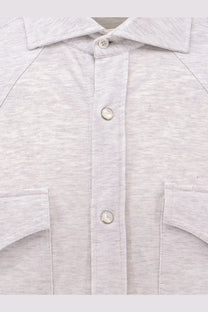 Brunello Cucinelli men’s leisure fit cotton shirt perla in light gray heathered fabric with subtle texture and matching pockets