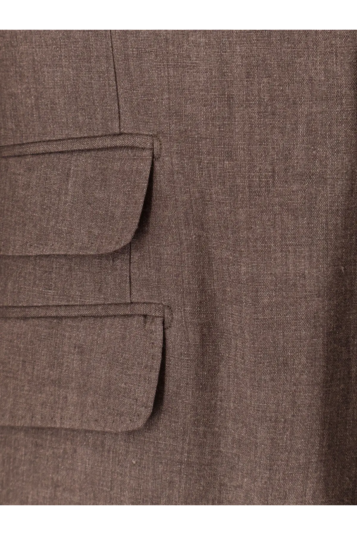 Brunello Cucinelli men’s beige linen blazer with brown textured fabric and two flap pockets