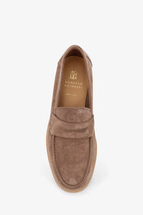Brunello Cucinelli men’s tan suede loafers with classic slip-on design and branded insole logo
