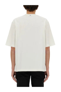 Burberry men’s shir white oversized short-sleeved t-shirt with subtle black logo at the neckline, front view