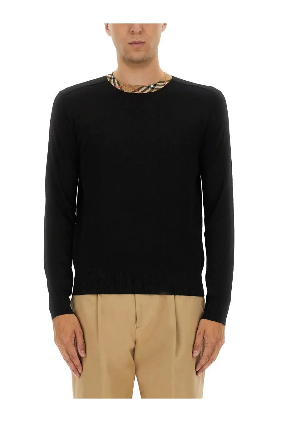 Burberry men’s wool jersey black long-sleeved sweater with beige and black checkered neckline pattern