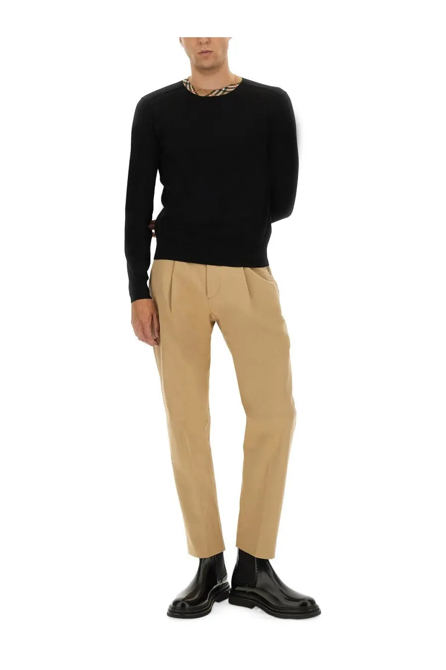 Burberry men’s black wool jersey long-sleeved sweater with a distinctive patterned collar