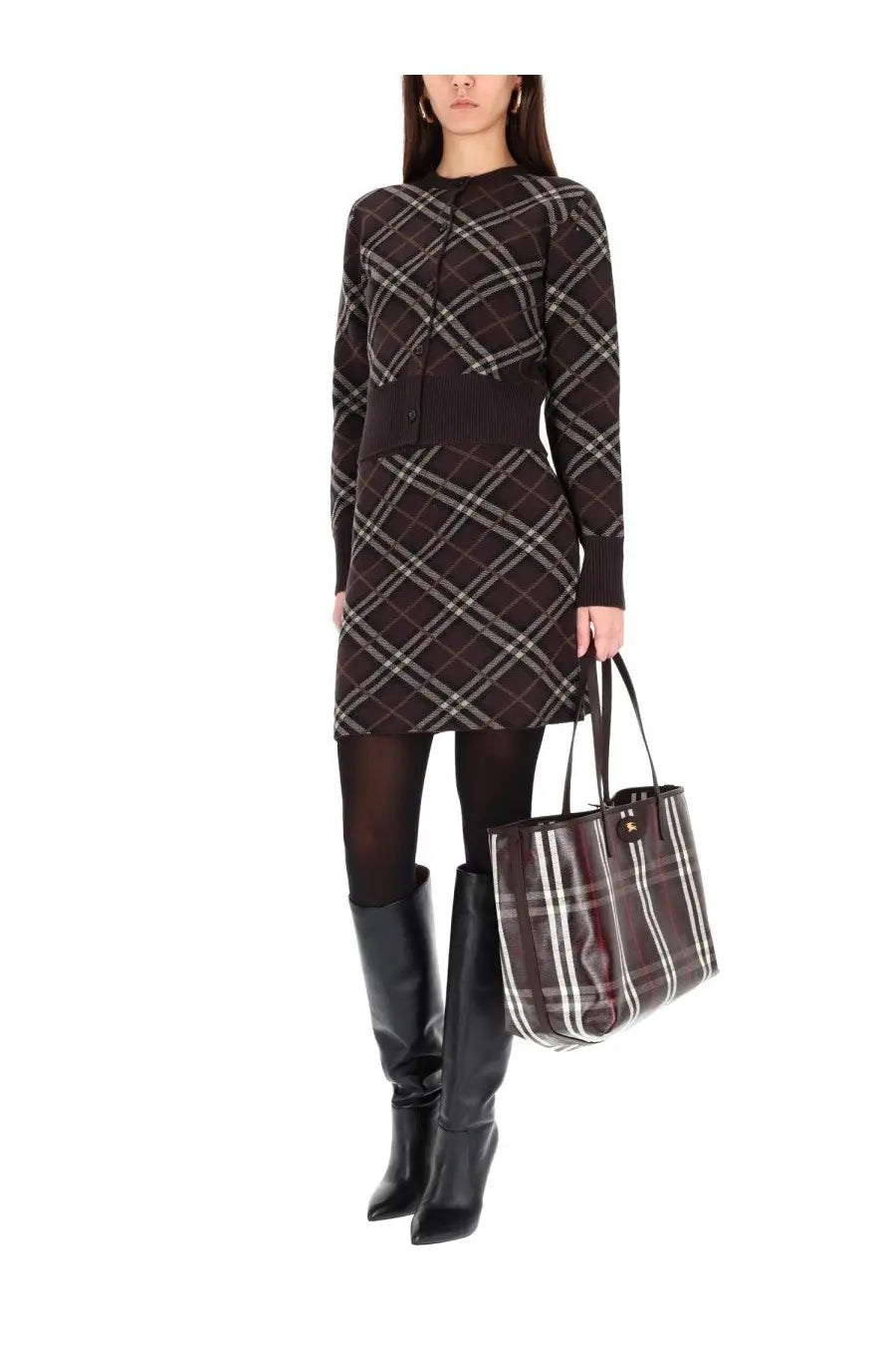 Burberry women’s cardigan Gillian brown with a plaid-patterned tote bag featuring black white and maroon stripes