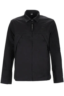 Black sleek minimalist c.p. company men’s giacca metropolis overshirt with structured collar and front zipper closure