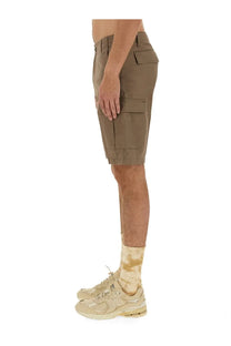 Carhartt wip men’s cotton bermuda shorts in beige khaki with multiple cargo pockets and a relaxed fit