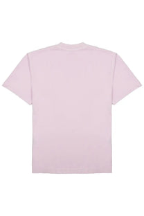 A soft pink short-sleeved crew neck t-shirt shown as part of the closed men’s shirt con blue collection