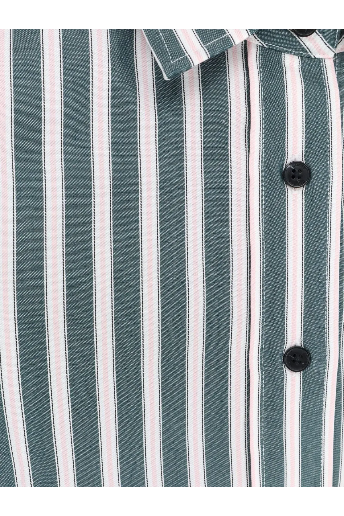 Closed women’s classic cropped shirt blue with vertical teal and pale pink stripes and black buttons