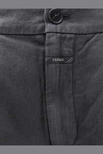 Closed women’s fevyl black cotton and linen blend shorts featuring dark gray textured fabric and black button detail