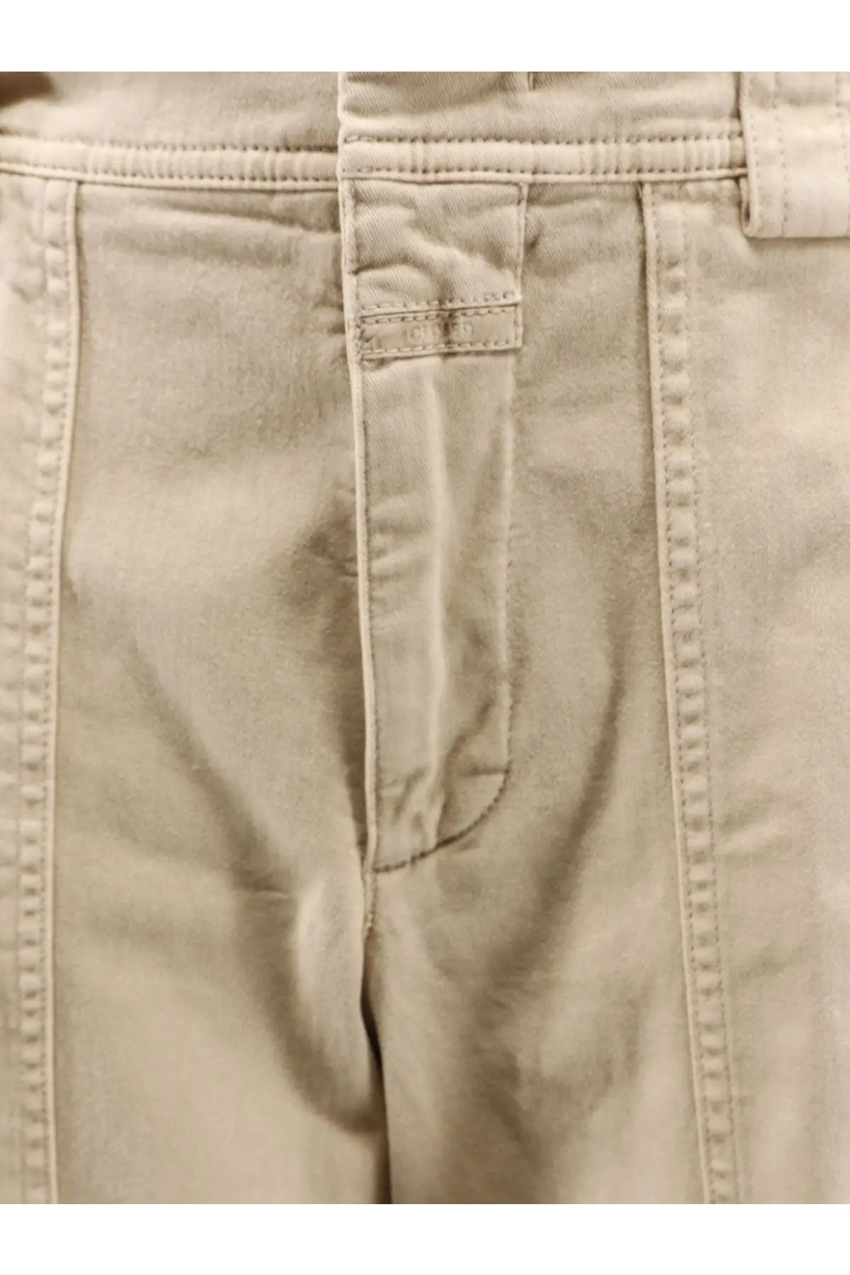 Beige closed women’s rhannon cotton trousers with classic straight-leg cut and visible stitching along the seams