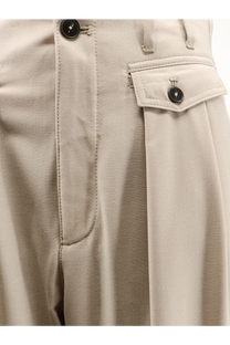 Closed women’s wenda wool blend beige trousers with pleats black buttons subtle logo and neat stitching