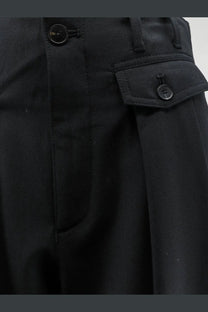 Closed women’s Wenda wool blend trousers black with sleek tailored design and matching black buttons on front and side pocket
