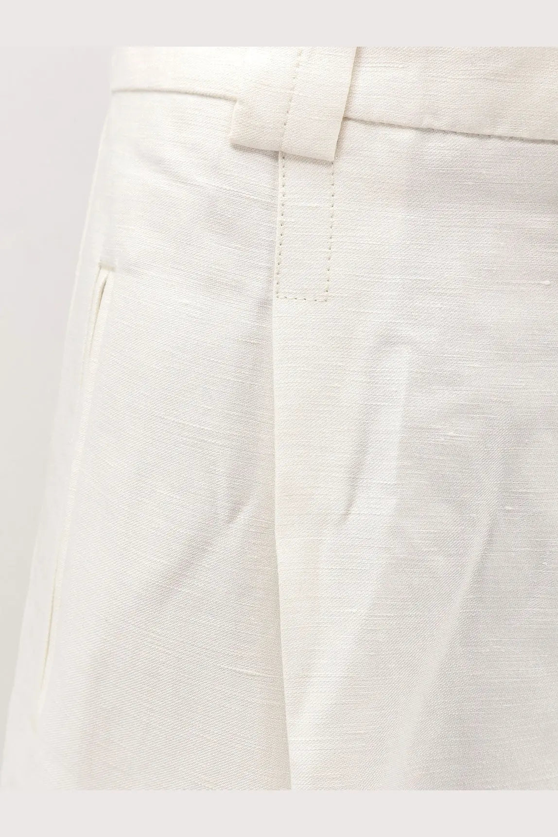 Closed women’s Wendlyn linen and viscose white trousers with subtle texture and clean minimalist design front view