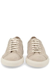 Common Projects men’s sneaker Achilles beige low-top suede with cream laces and matching rubber sole