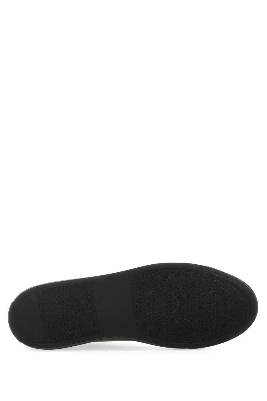 Common projects men’s sneaker low achilles original black with a black rubber sole featuring textured pattern and smooth edges