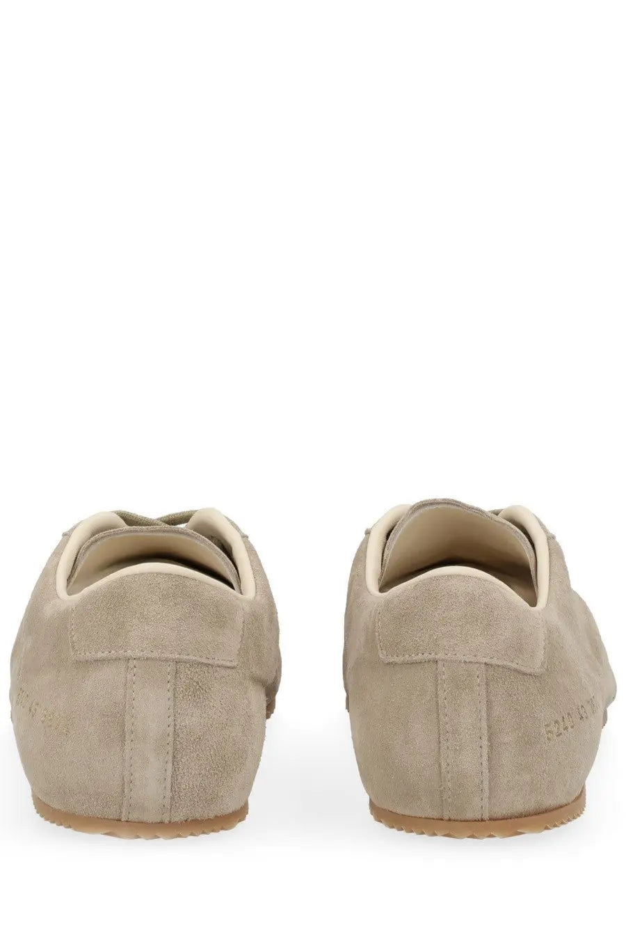 Common Projects men’s sneaker in suede beige beige slip-on sneaker with minimalist design and light tan rubber soles