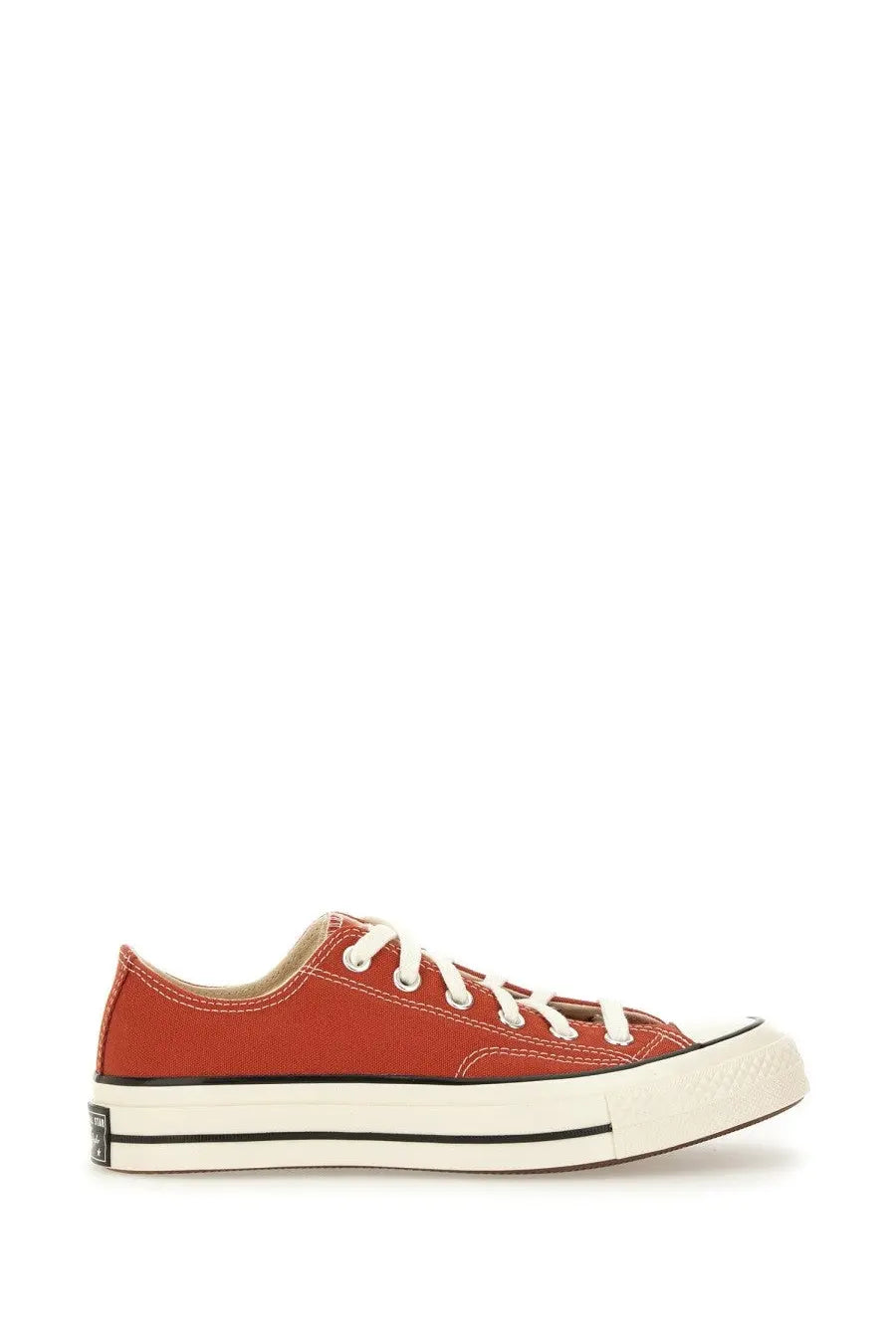 Converse unisex chuck ox sneaker red low-top canvas sneaker with white laces and cream rubber sole with black stripes