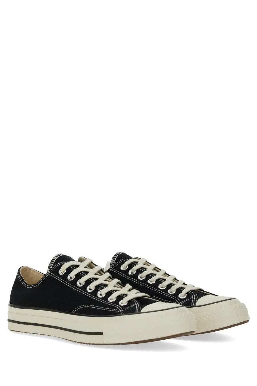 Converse unisex chuck sneaker black low-top canvas shoes with white laces and thick off-white rubber sole