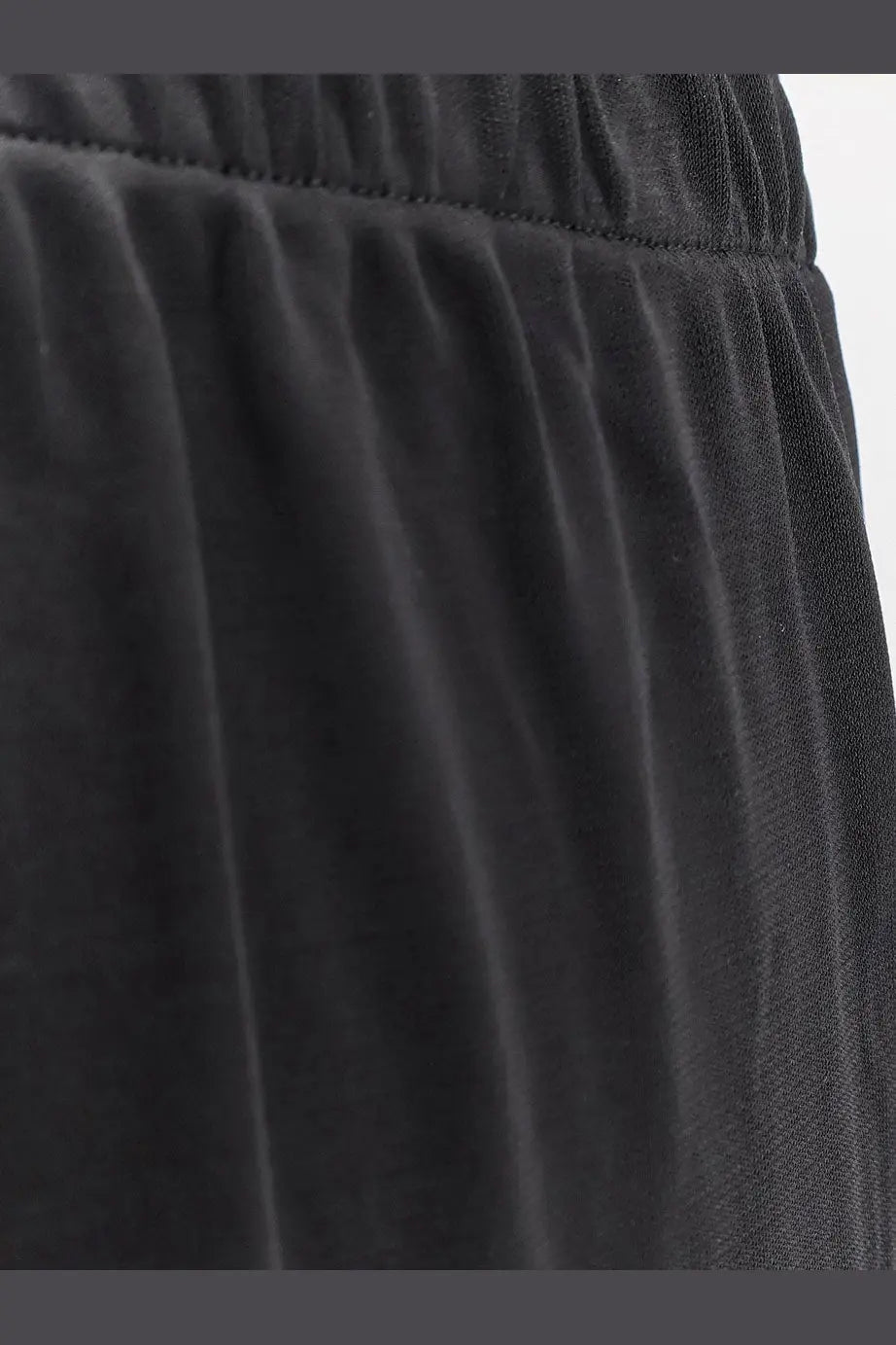Cult Gaia women’s black velvet skirt with gathered waistband made of viscose for stylish comfort