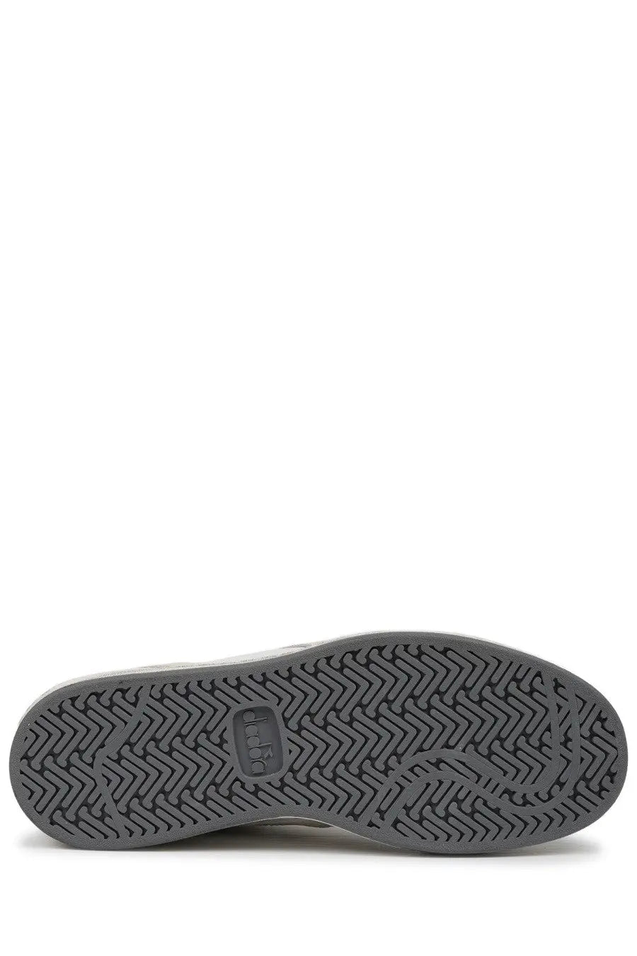 Gray rubber sole with herringbone tread and gucci logo embossed in the center of diadora men’s sneaker prestige used white