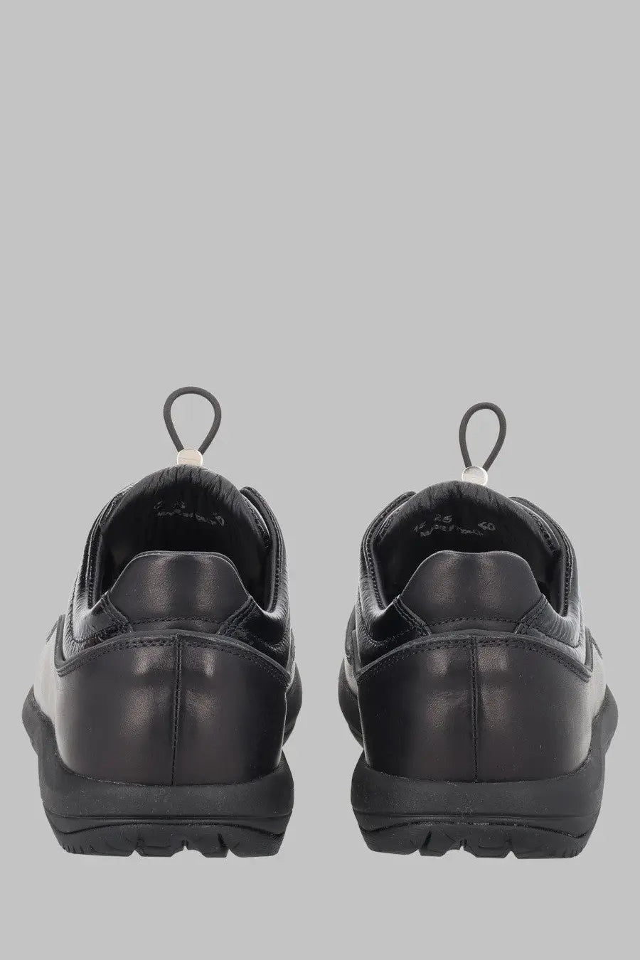 Diemme men’s sneaker licata in pelle lucida black black leather with sleek minimalist design and white side accents