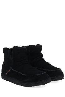 Diesel men’s boot lukas akb black black suede ankle boots with textured rubber sole and subtle stitching details