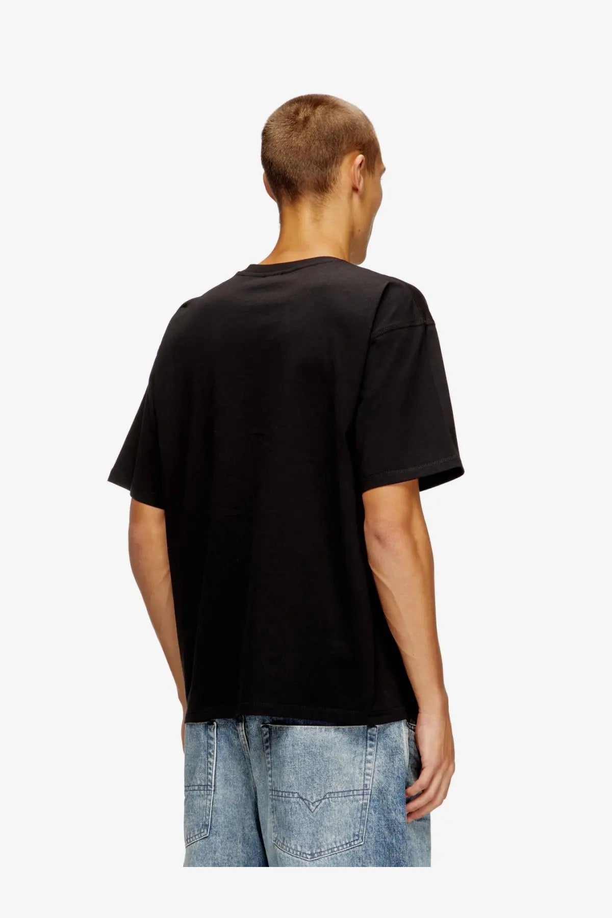 Diesel men’s black cotton short-sleeved crew neck t-shirt perfect for casual wear