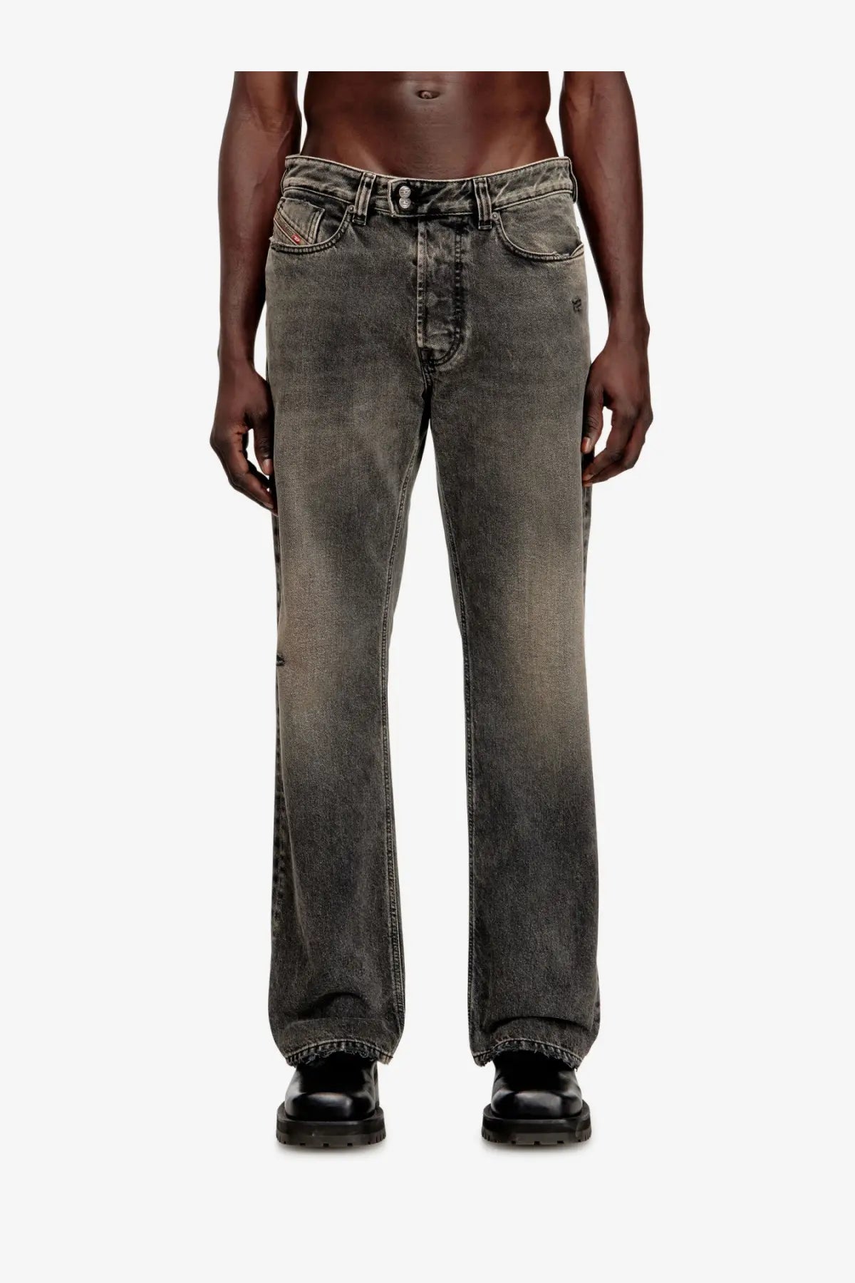 Diesel men’s Eeper RA denim trousers in dark gray faded denim with straight-leg cut and subtle distressing details
