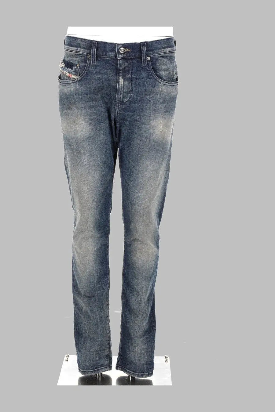 Diesel men’s jeans strukt blue dark-wash denim with faded distressed look and visible stitching details
