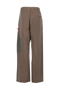 Diesel men’s pantalone gro brown wide-leg pants with elastic waistband and subtle camouflage print on the left leg