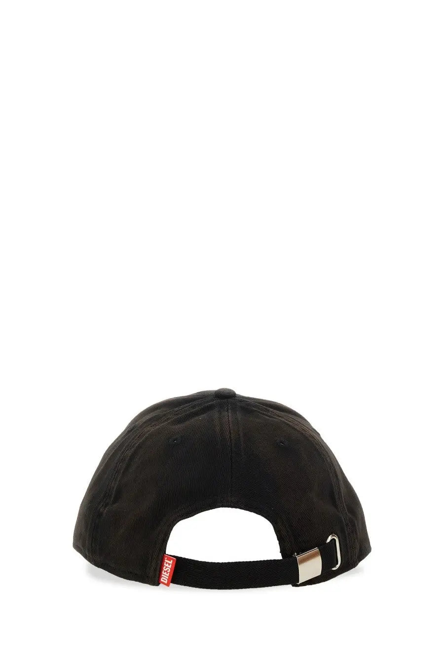 Black cotton diesel men’s run wash baseball cap with red logo tag and silver metal buckle at the back