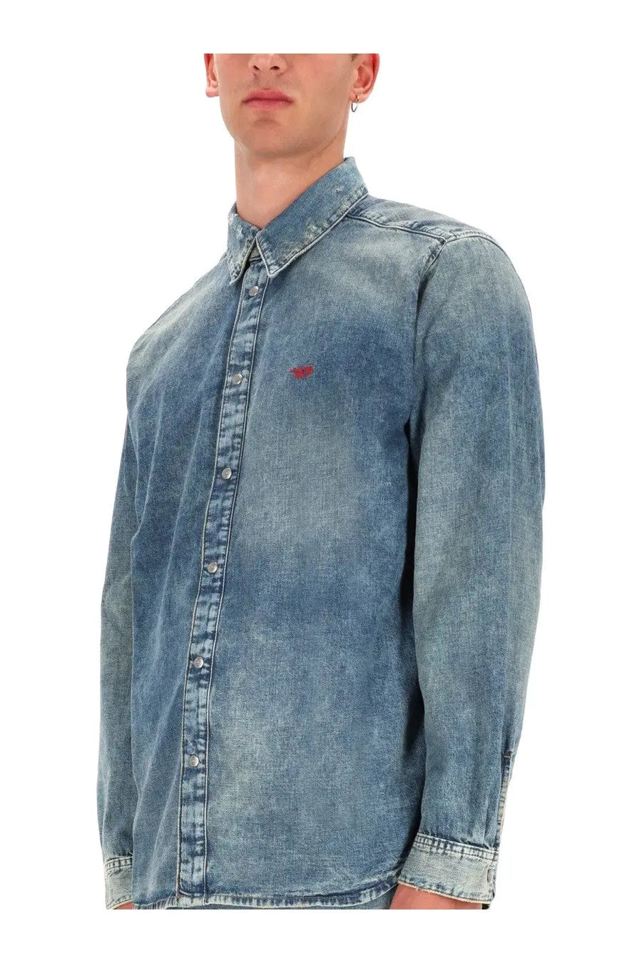 Diesel men’s simply shirt blue faded blue denim button-up shirt with small red embroidered logo on chest