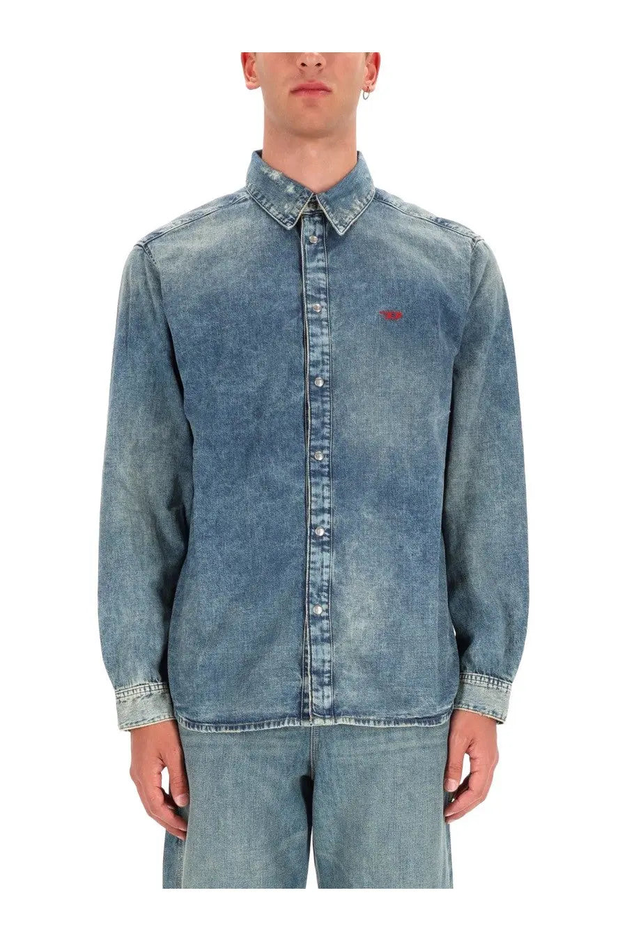 Diesel men’s simply shirt blue faded blue denim button-up with subtle red embroidered logo on left chest