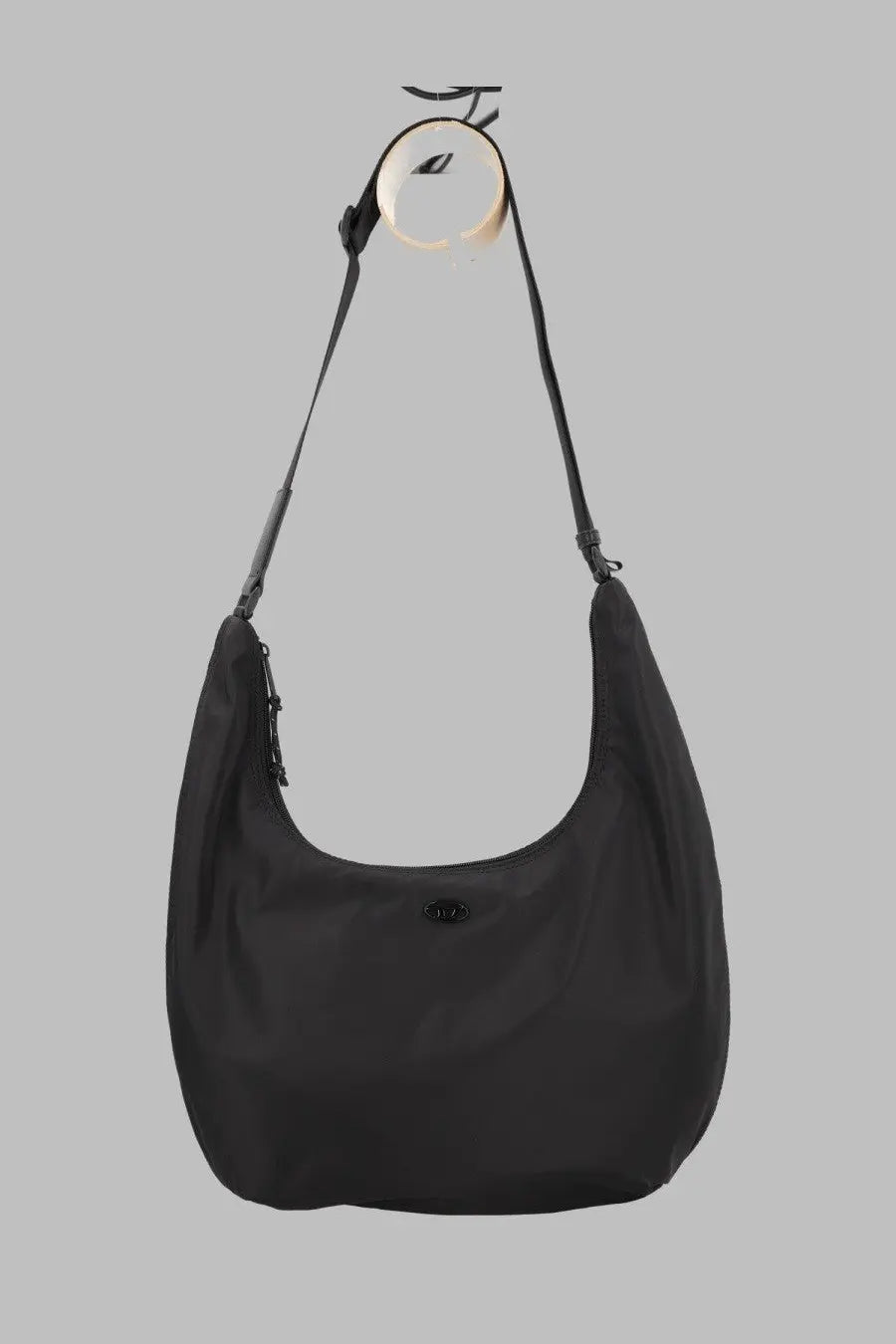 Diesel unisex borsa hobo pack black nylon bag with adjustable strap and zipper closure for versatile use