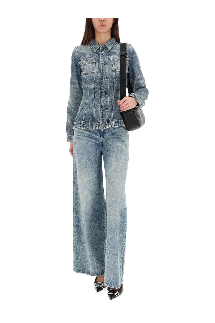 Diesel women Akemi jeans blue outfit featuring light-wash denim jacket with classic collar and matching wide-leg jeans