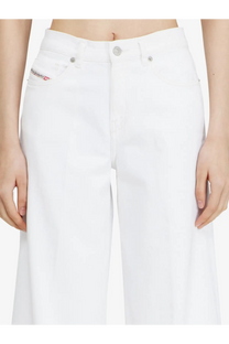 Diesel women’s white cotton blend high-waisted wide-leg denim trousers with subtle logo patch on front right pocket