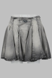 Diesel women’s gonna de spiki grey gray denim pleated skirt with faded wash and black logo patch on front