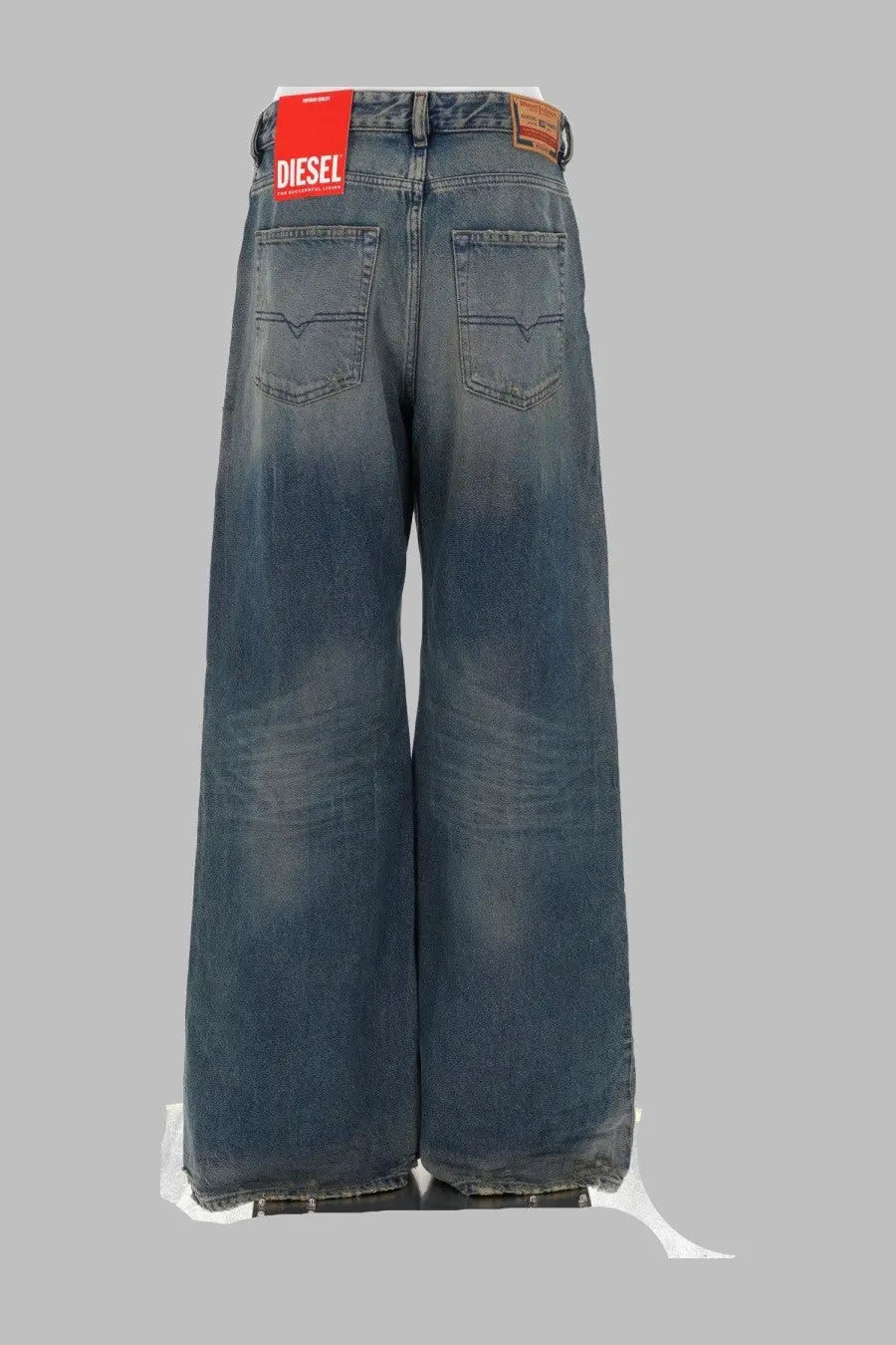 Diesel women’s dark-wash denim jeans sire blue with wide-leg cut and faded distressed details