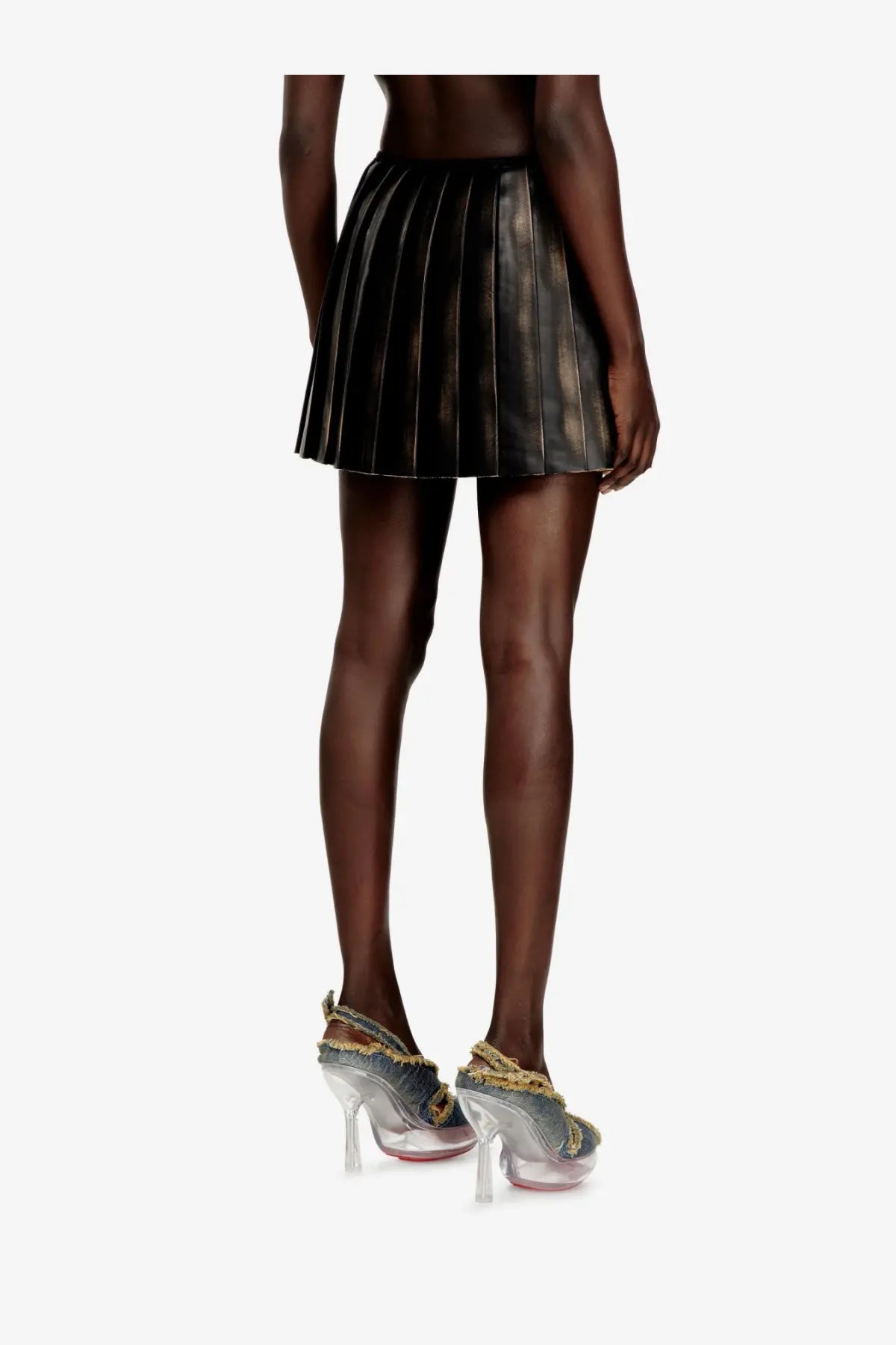 Diesel women’s saka mini pleated skirt in black faux leather perfect for stylish casual wear