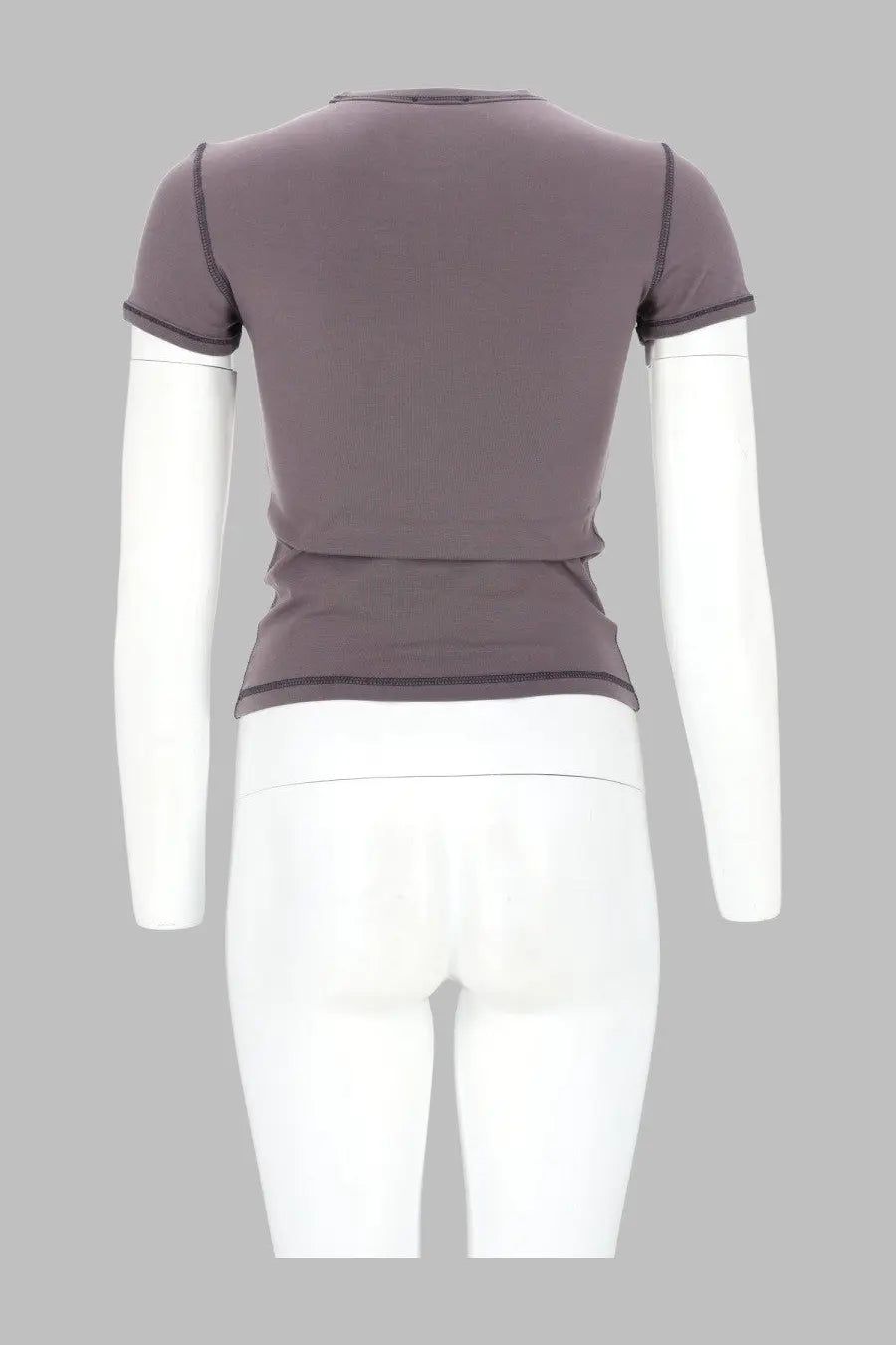 Diesel women’s fitted short-sleeved gray shirt with dark stitching and heart stud print in solid fabric