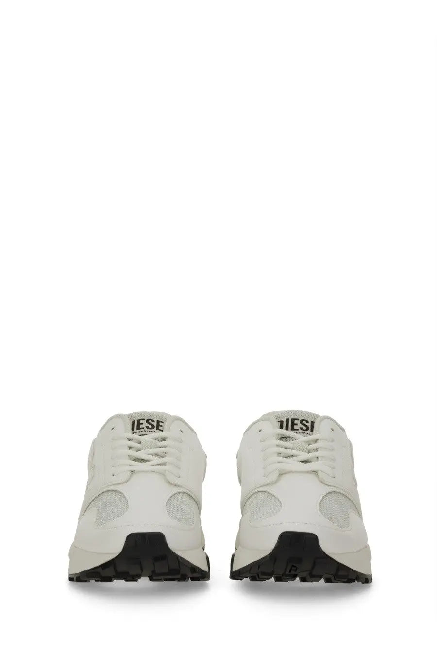 Diesel women’s sneaker runner tame white with black rubber soles and mesh panels for lightweight comfort